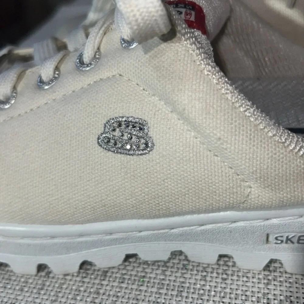 🇺🇸SKETCHERS Vintage platform street sweets SKECHERS, SLIP ON size6.5 off white
